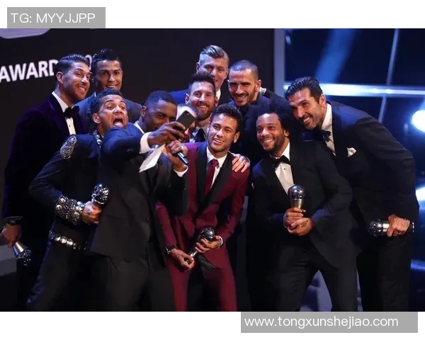 足球明星同框瞬间高清图片展现足坛魅力与激情的完美结合